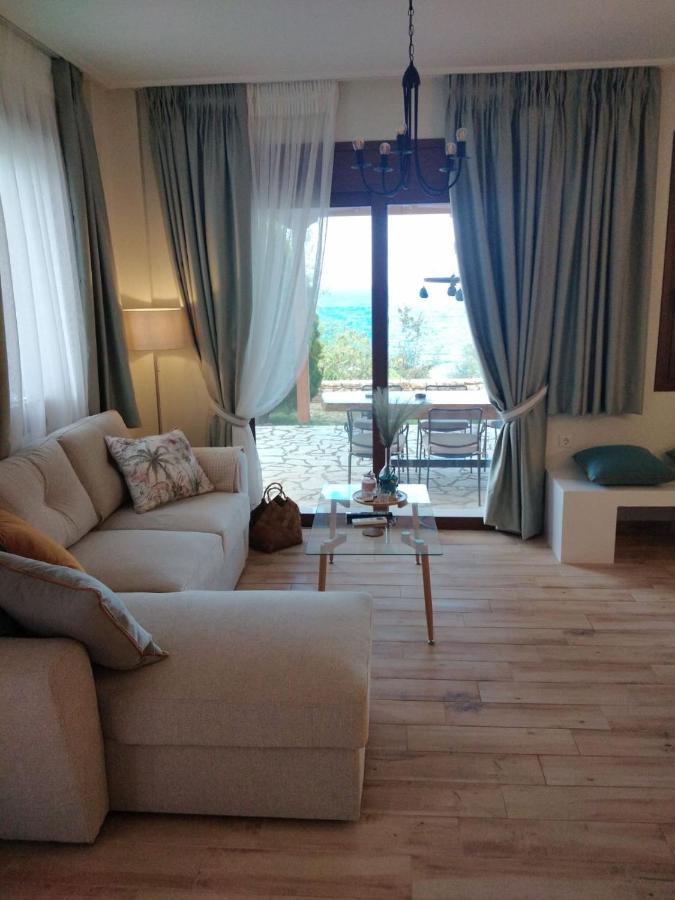 Paralio Astros Beachfront Suites シロピカド エクステリア 写真