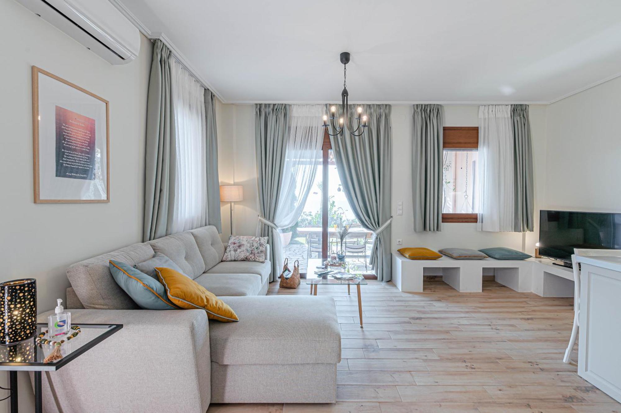Paralio Astros Beachfront Suites シロピカド エクステリア 写真