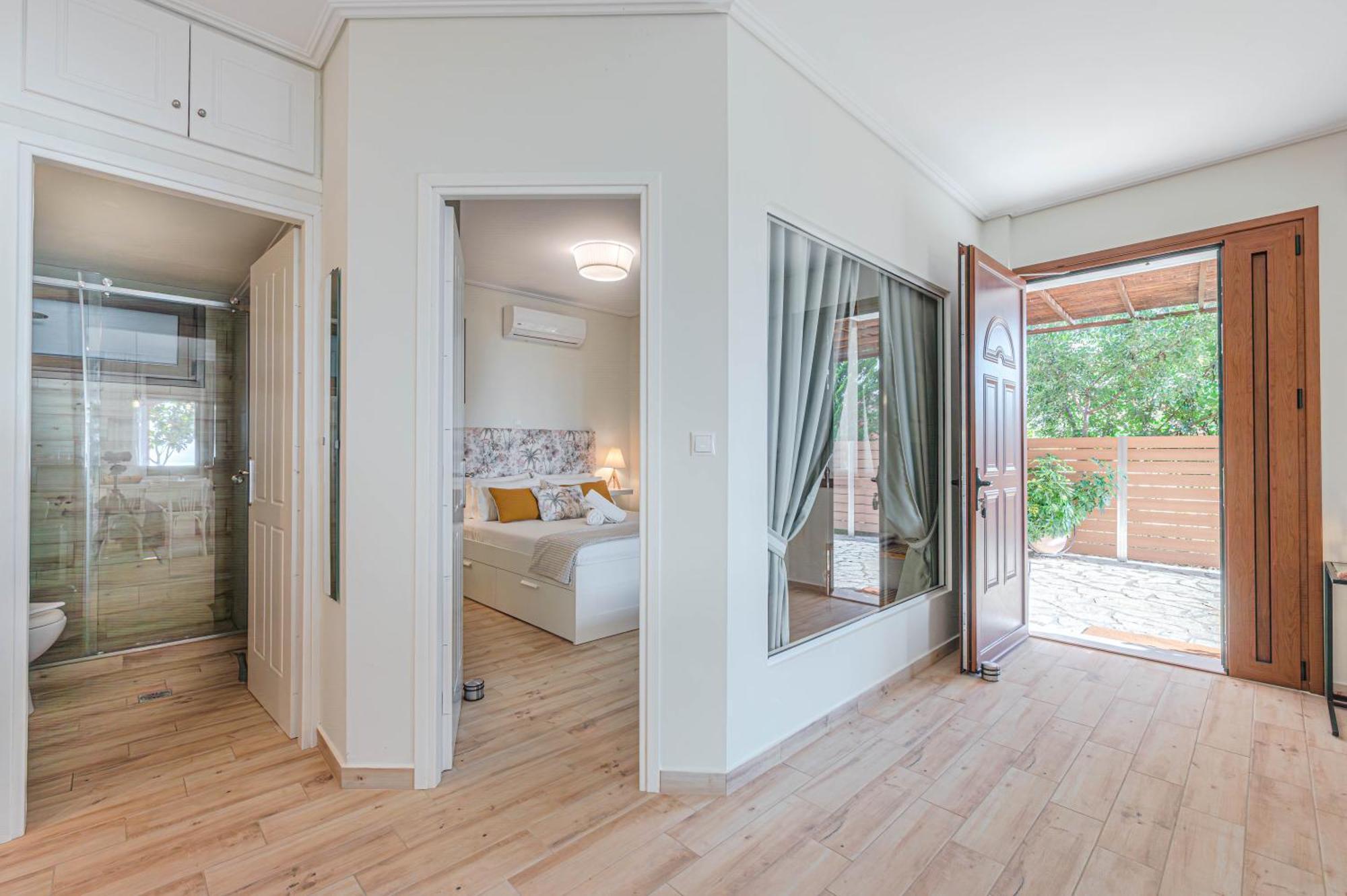 Paralio Astros Beachfront Suites シロピカド エクステリア 写真