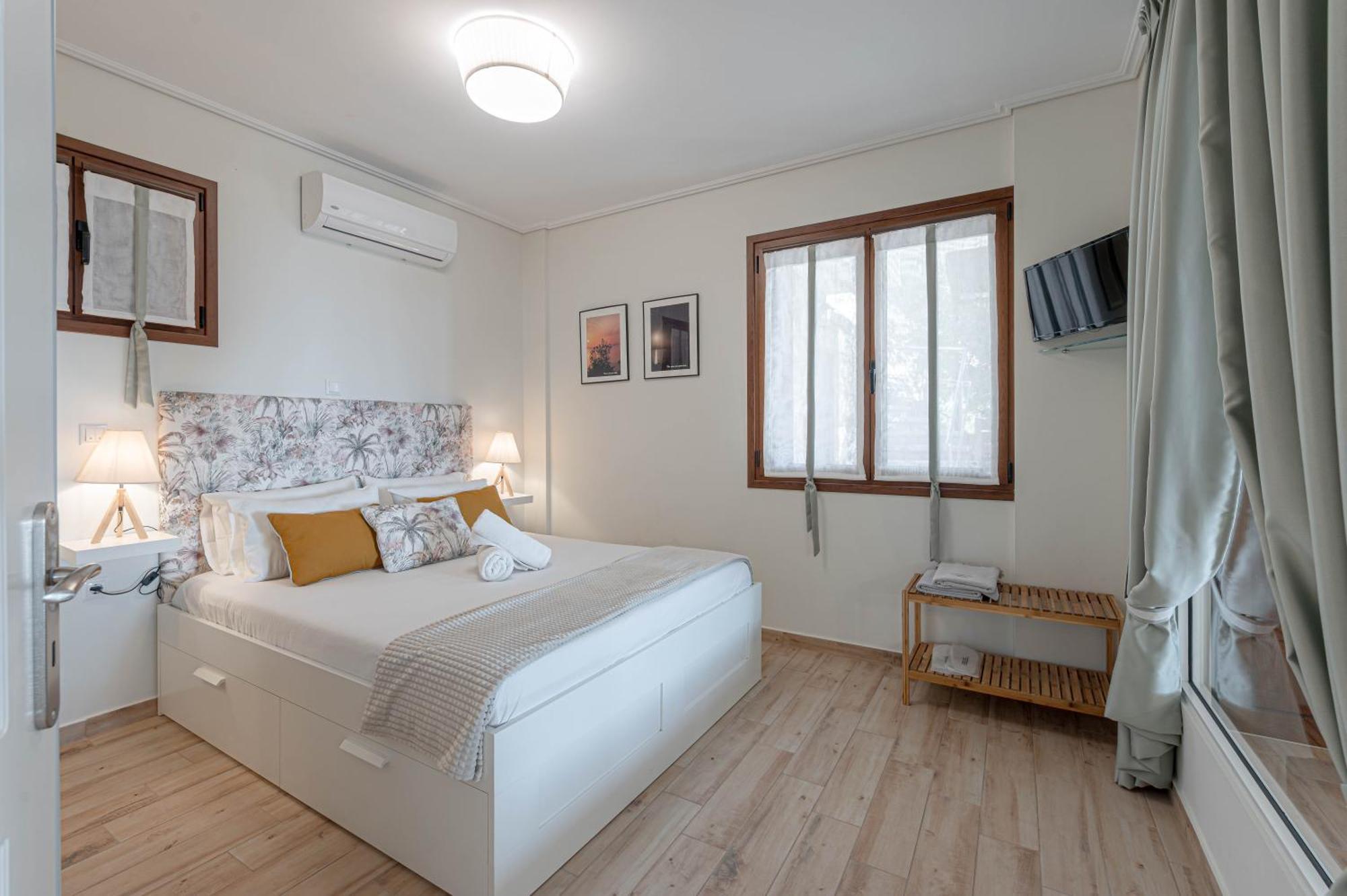 Paralio Astros Beachfront Suites シロピカド エクステリア 写真