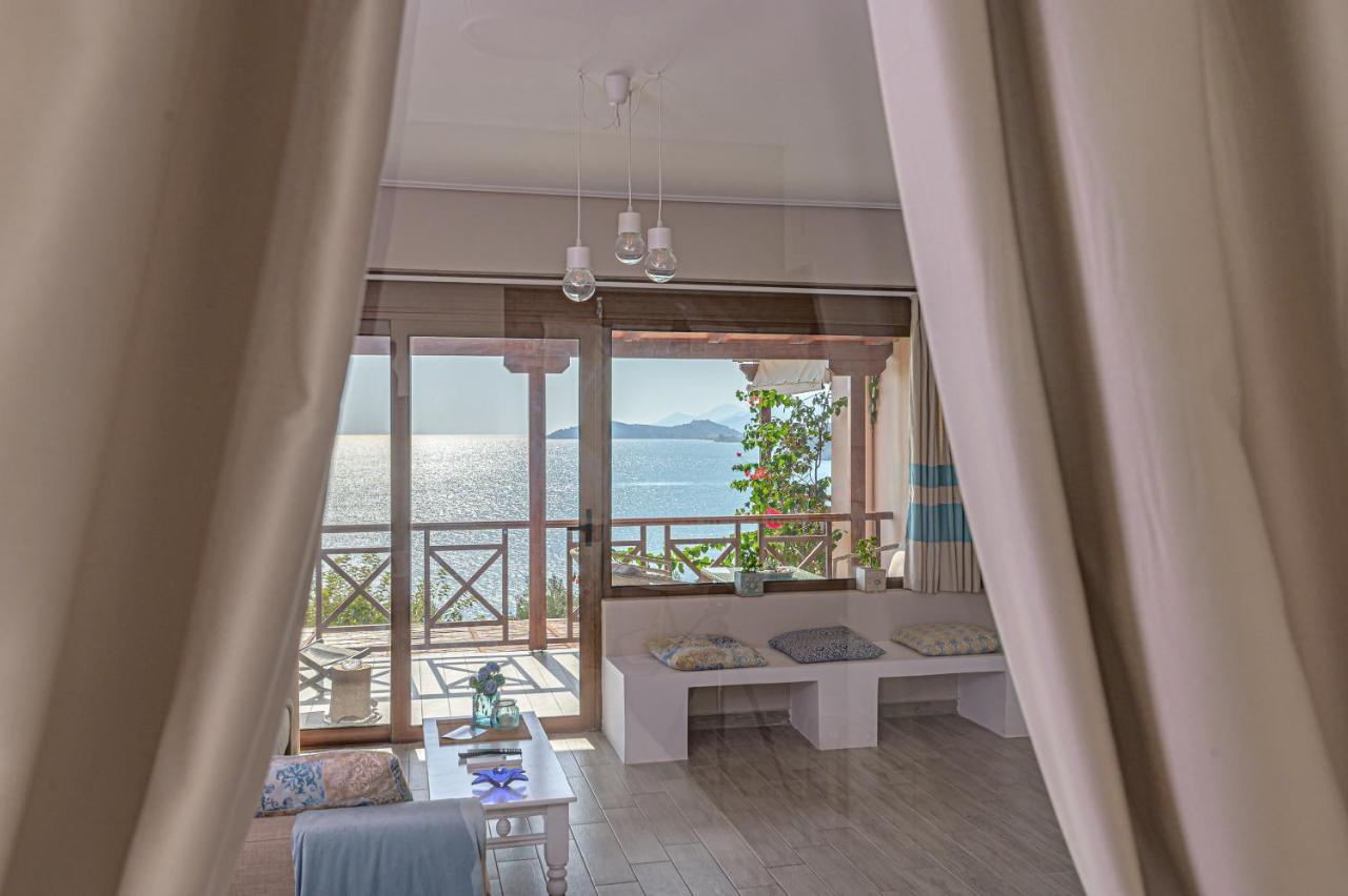 Paralio Astros Beachfront Suites シロピカド エクステリア 写真