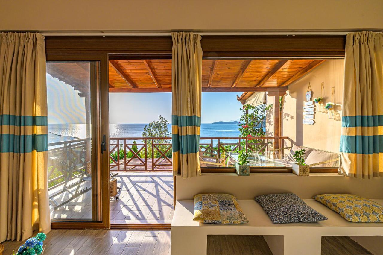Paralio Astros Beachfront Suites シロピカド エクステリア 写真