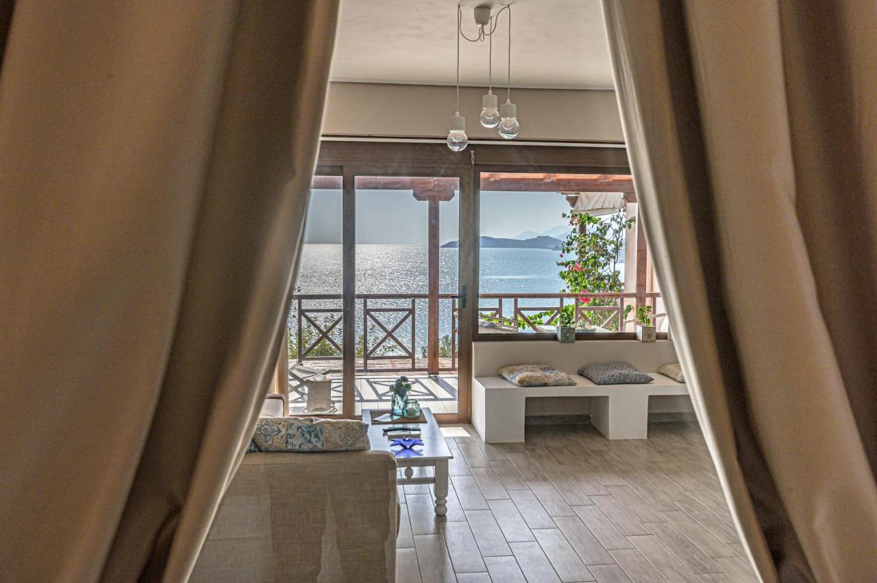 Paralio Astros Beachfront Suites シロピカド エクステリア 写真