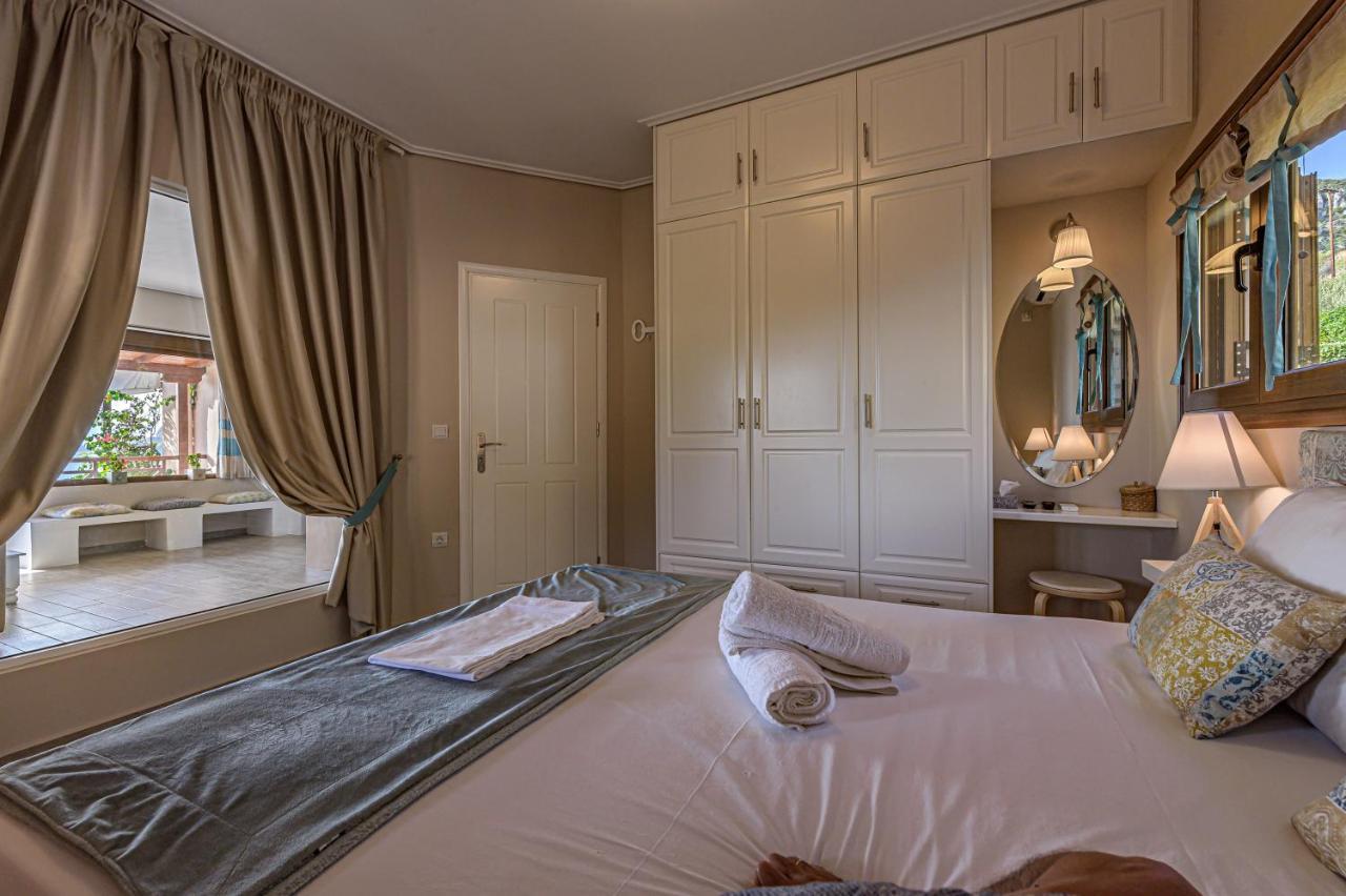 Paralio Astros Beachfront Suites シロピカド エクステリア 写真