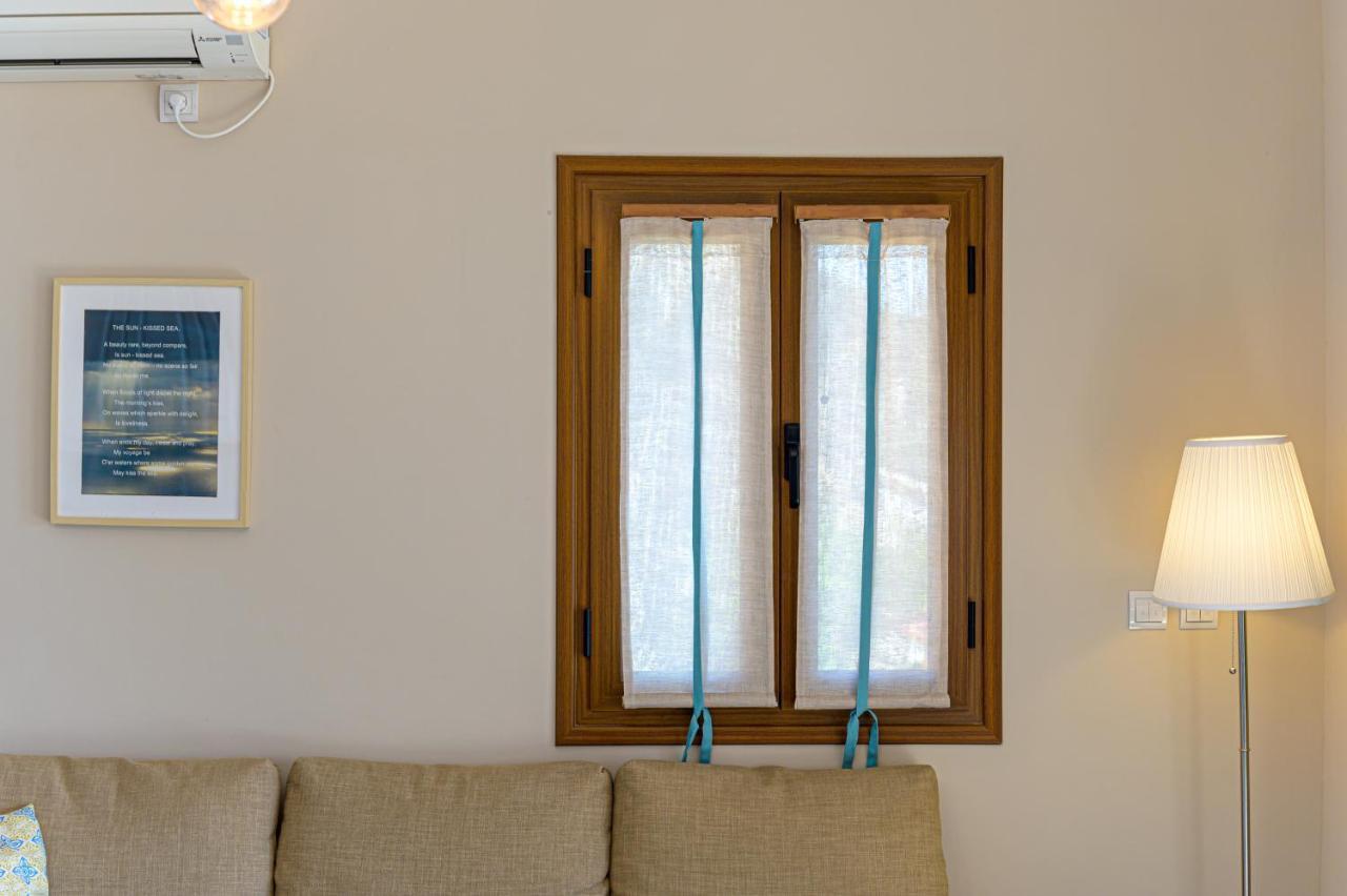 Paralio Astros Beachfront Suites シロピカド エクステリア 写真