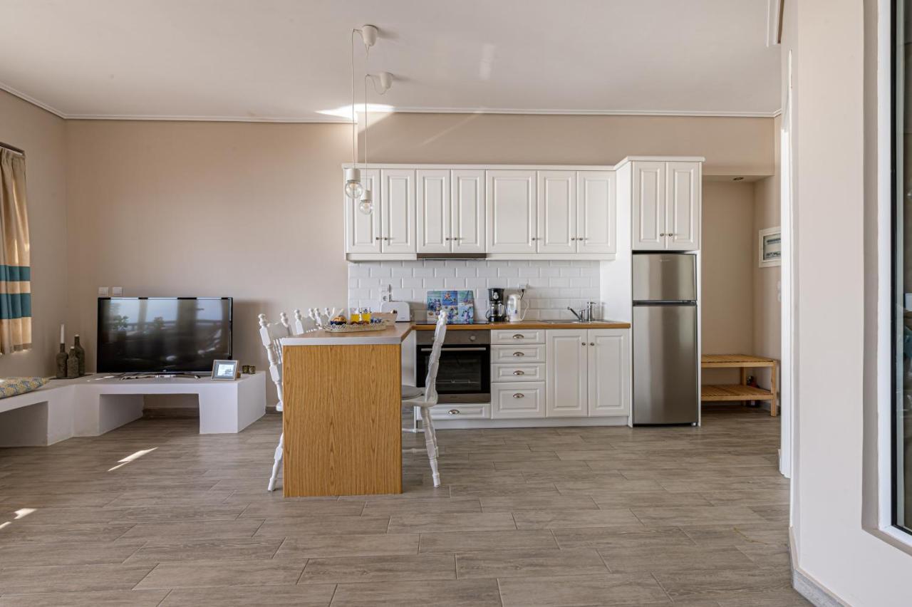 Paralio Astros Beachfront Suites シロピカド エクステリア 写真
